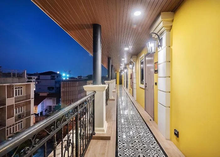 Hostel Phra Nakhon Poshtel *