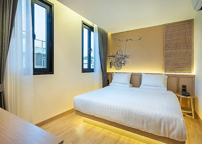 Phra Nakhon Poshtel Hostel *