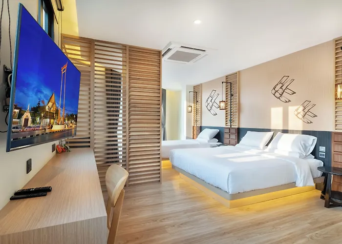 Phra Nakhon Poshtel *