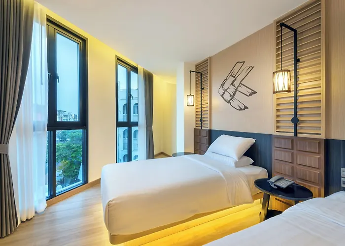 Phra Nakhon Poshtel Hostel *