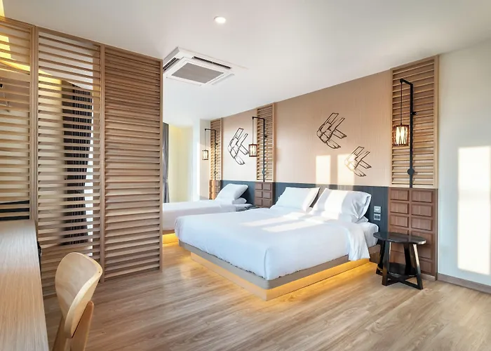 Phra Nakhon Poshtel Hostel